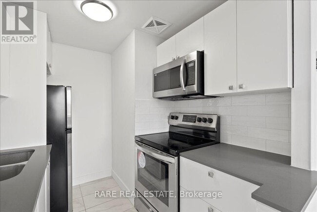 Building Photo - 7555 Goreway Dr