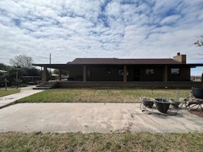 Foto del edificio - For Lease - 7720 N Golder - Odessa, TX