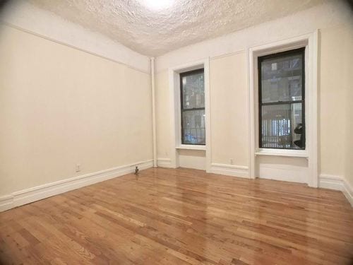 Primary Photo - 216 W 108th St