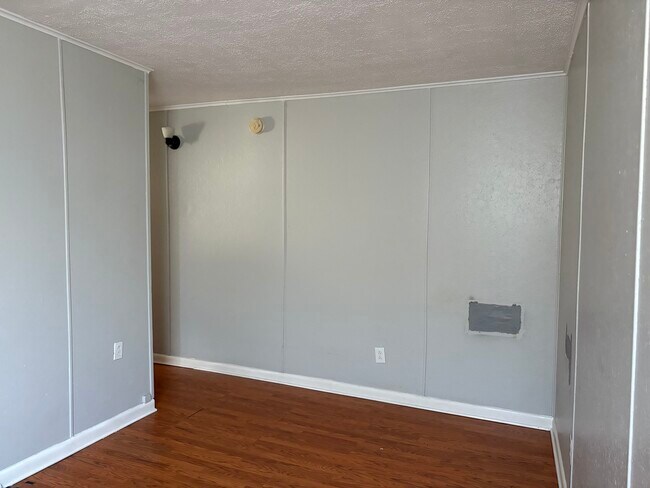 Foto del edificio - 729 E Maple St