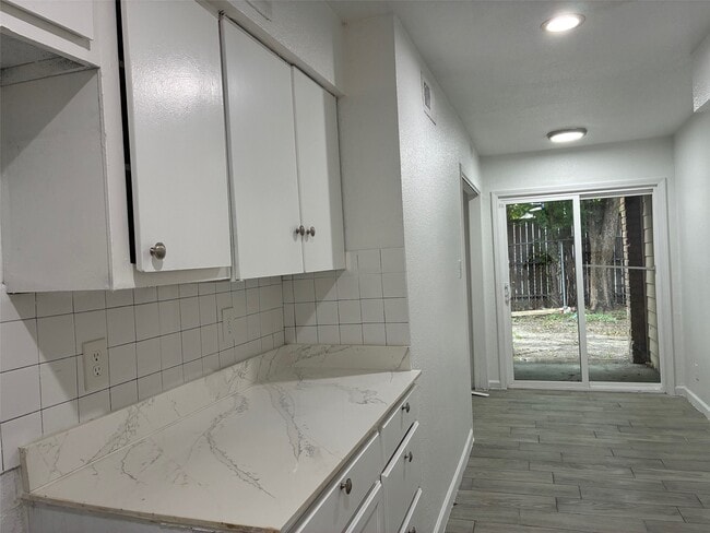 Foto del edificio - 6200 W Tidwell Rd