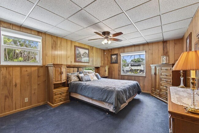 Building Photo - 704 Juniper Dr