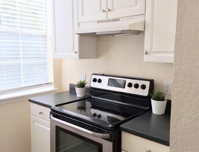 Foto del edificio - 860 N Orange Ave