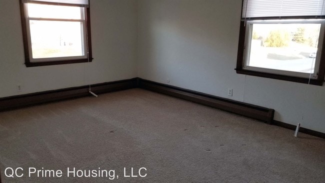 Building Photo - 1679 W 43rd St