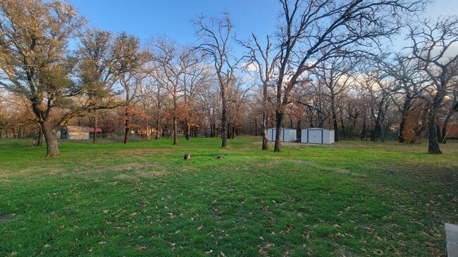 Building Photo - Perfect in Peaster ISD!