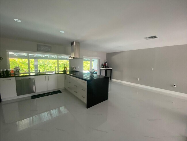 Foto del edificio - 7010 SW 144th Pl