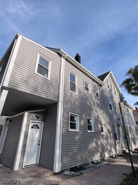 Building Photo - 48 N York St