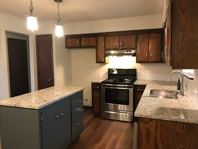 Building Photo - 108 Harper Dr