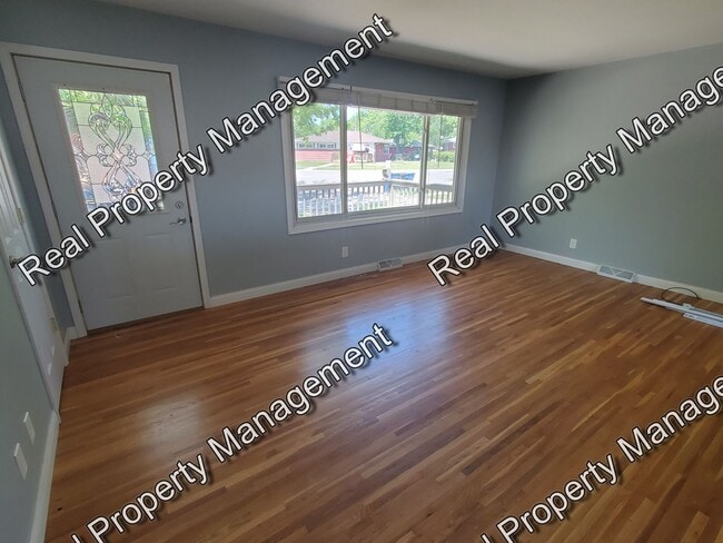 Building Photo - 125 Crestview Ln
