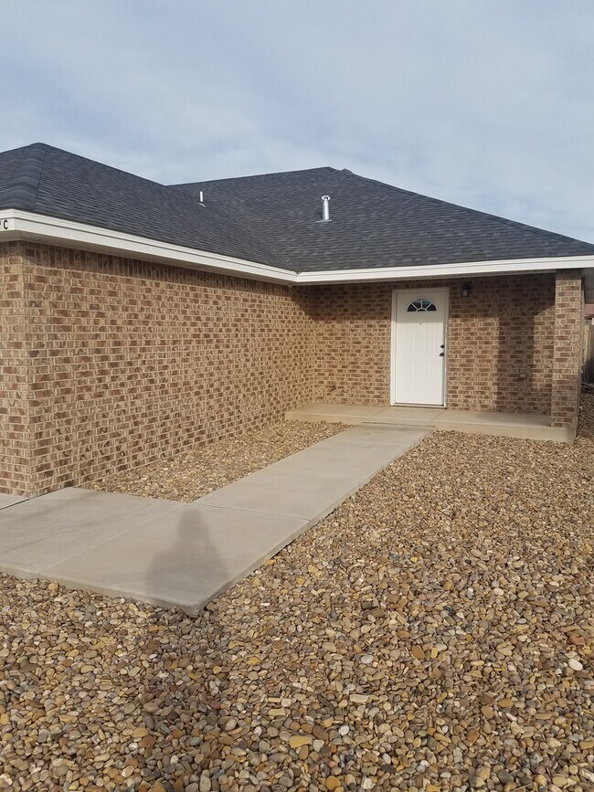 Building Photo - 121 Limestone