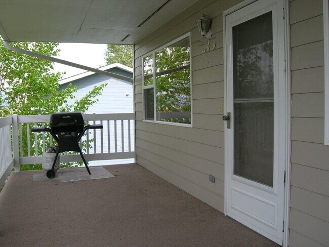 Foto del edificio - 815 Hialeah Ct