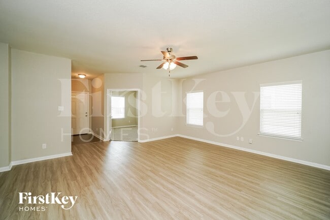 Building Photo - 8941 Elizabeth Pk