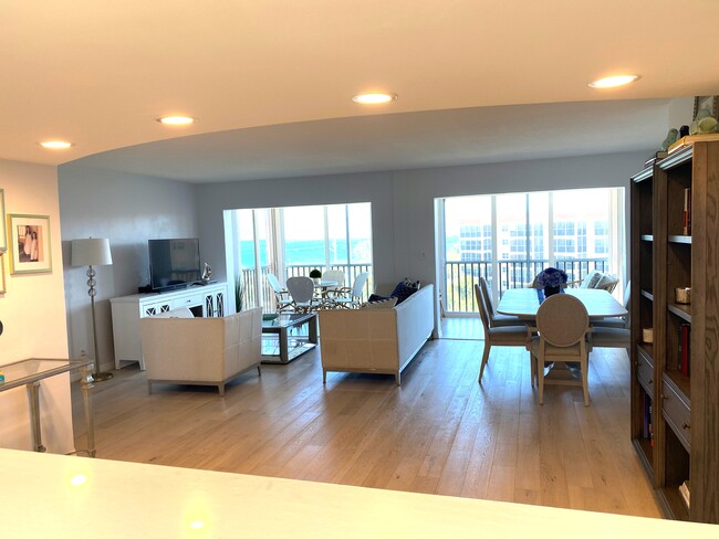 Foto del edificio - 2871 N Ocean Blvd