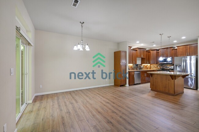 Foto del edificio - "Spacious 4-Bed Townhouse Retreat: 3.5 Baths & 2400 sq ft of Comfort in Auburn, WA!"
