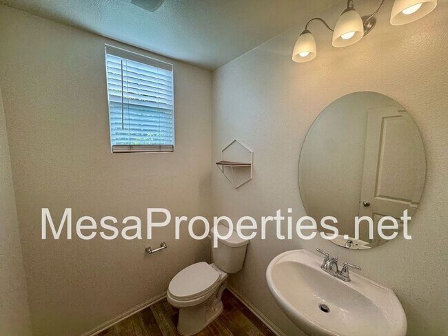 Foto del edificio - 7462 Solstice Pl