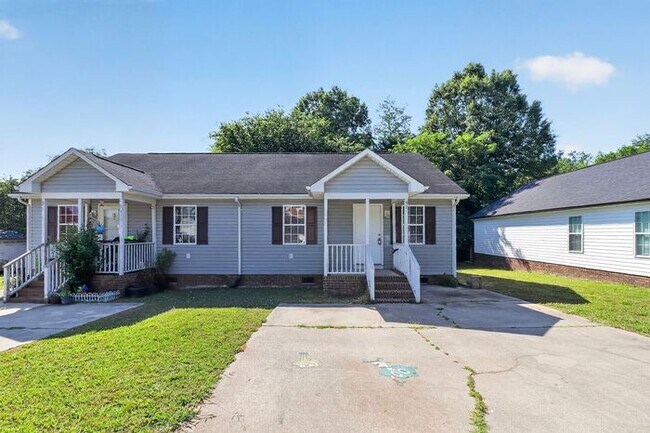 Foto del edificio - Well-Maintained 2BD/1BA Duplex in Concord, NC!