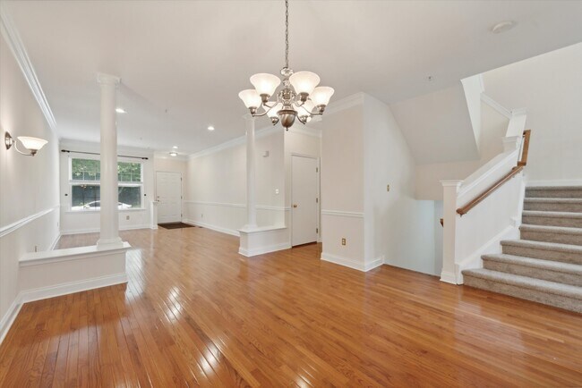 Building Photo - 175 Mountain View Dr
