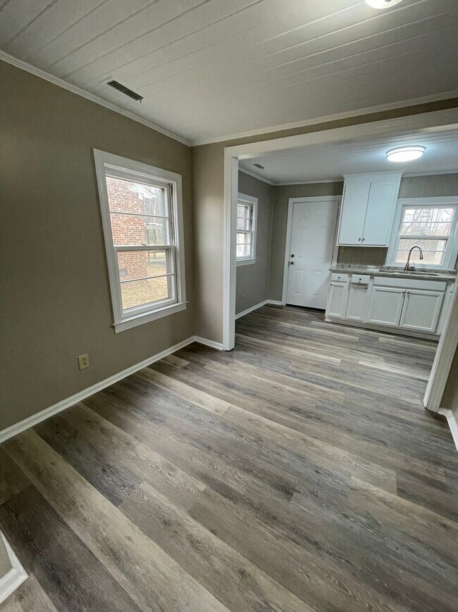 Foto del edificio - 1929 Black Creek Rd SE