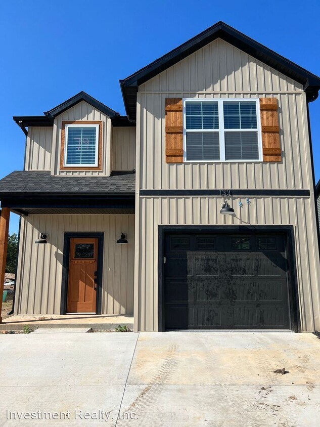 Primary Photo - 3 br, 2.5 bath House - 120 Sierra Circle