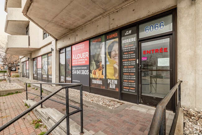 Building Photo - Le Baron 2