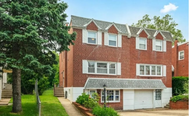 Building Photo - 7504 Valley Ave