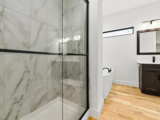 Foto del edificio - Lot 146