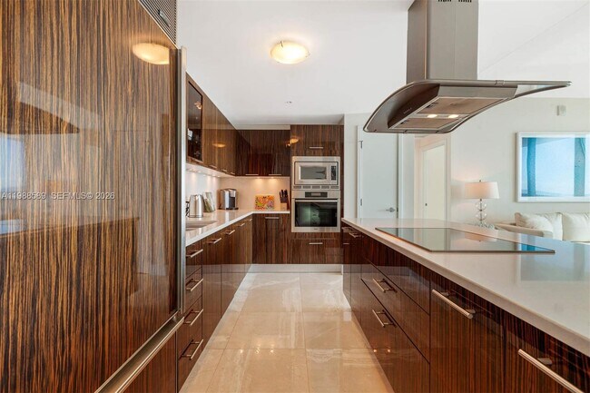 Foto del edificio - 6899 Collins Ave