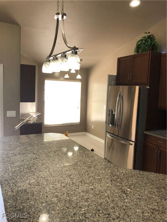 Foto del edificio - 7500 Cameron Cir