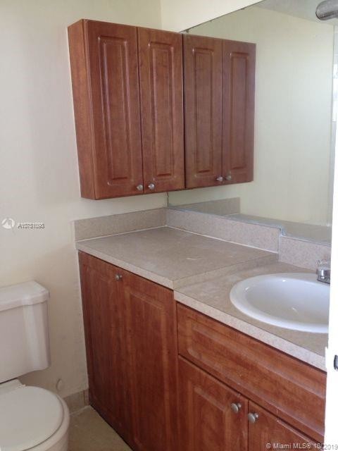 Foto del edificio - 7904 West Dr