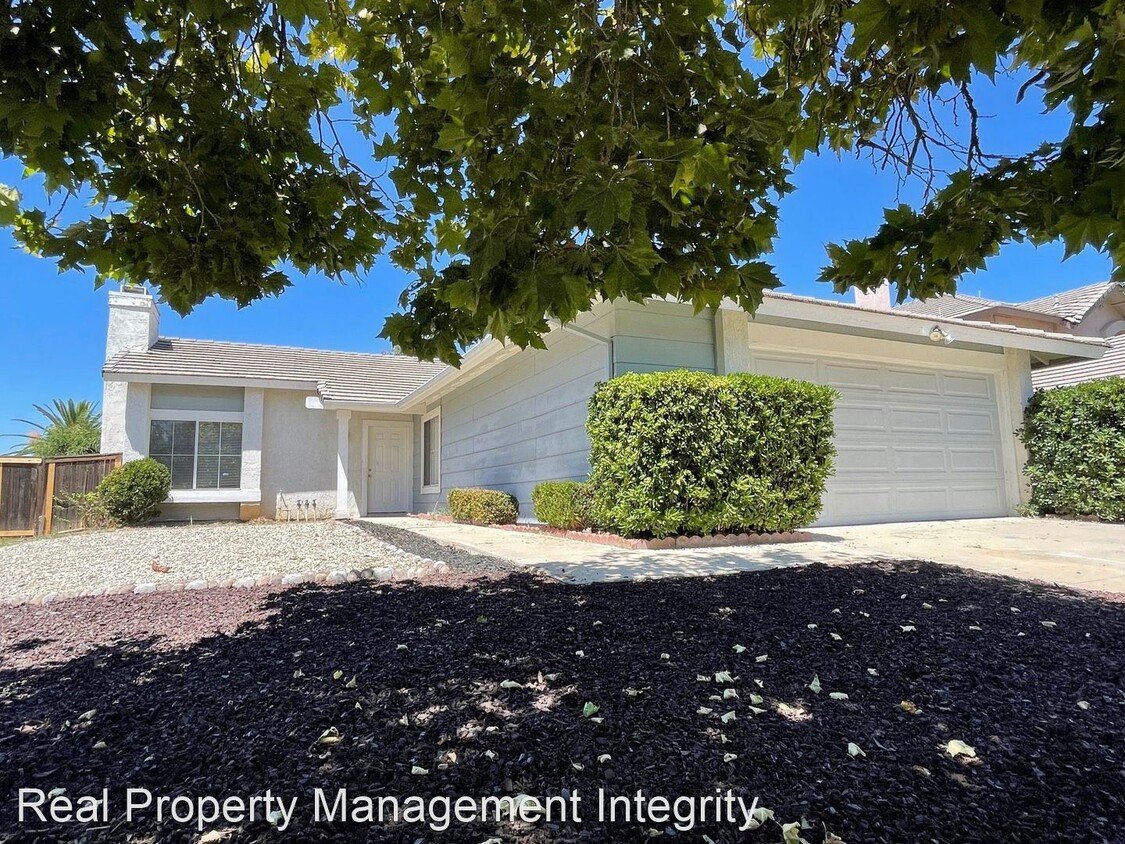 Primary Photo - 3 br, 2 bath House - 13157 Ninebark St