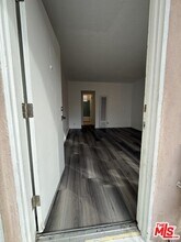 Building Photo - 955 1/4 N St Andrews Pl