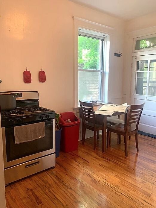 Foto del edificio - 2545 N Seminary Ave