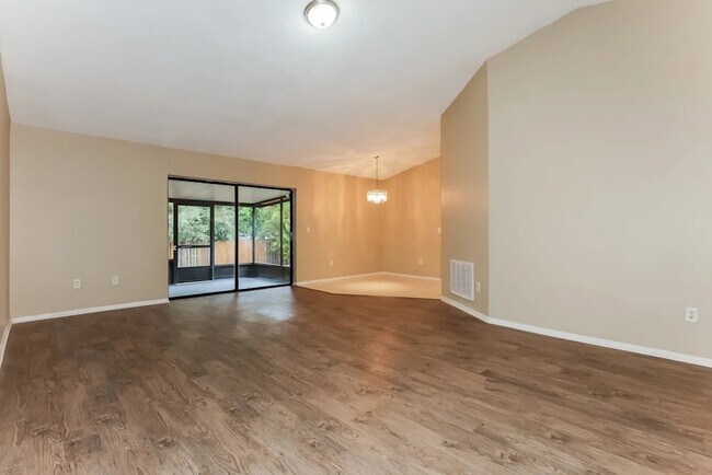 Foto del edificio - 1519 Kestrel Way