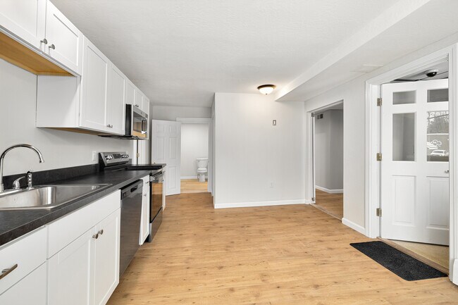 Foto del edificio - 137 Sandy Bottom Rd