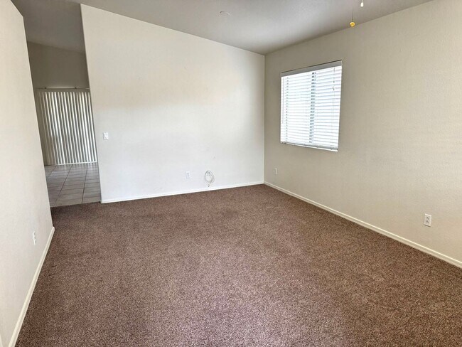 Foto del edificio - 3 bedroom plus den, 2 bath, on the golf co...
