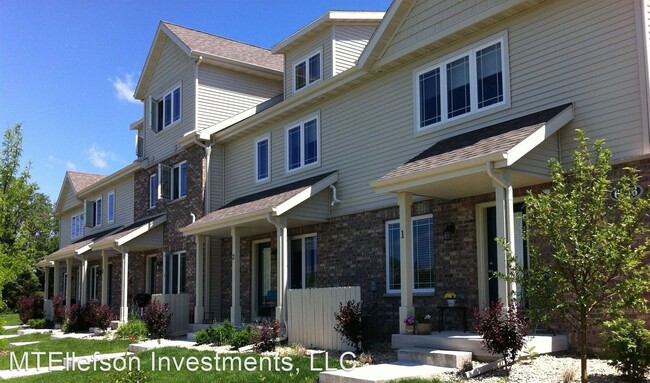 Building Photo - 6746 Fairhaven Rd