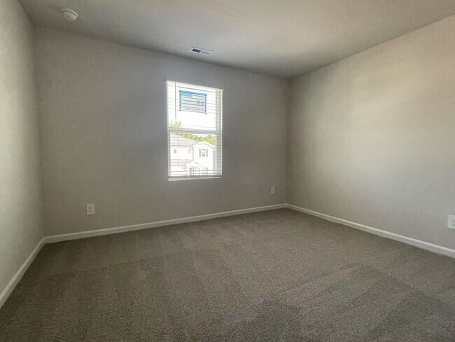Foto del edificio - 2234 Cherry Creek Rd