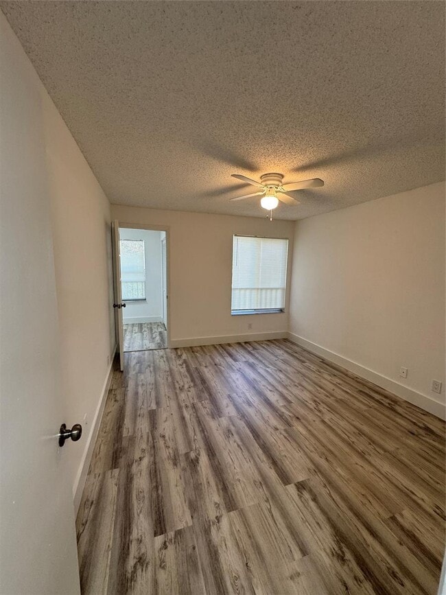 Building Photo - 643 Vista Isles Dr