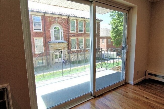 Foto del edificio - Don't miss this 2nd-floor studio gem in an...