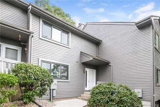 Building Photo - 148 Conestoga Way