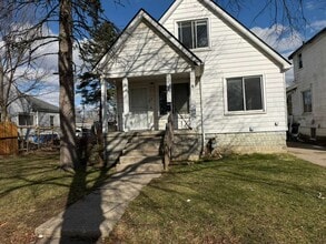 Building Photo - 6114 Minock St