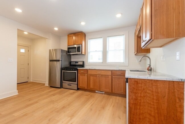 Foto del edificio - 55 Kiely Rd