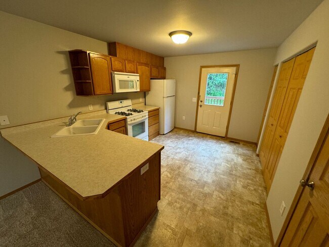 Building Photo - 2875 S Donovan Dr