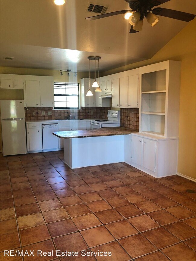 Building Photo - 2 br, 1 bath House - 2882 Mackey
