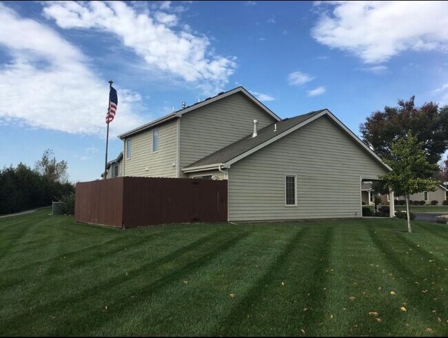 Foto del edificio - 4737 Larkspur Cir