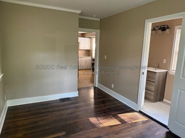 Foto del edificio - 2407 E 68th Terrace
