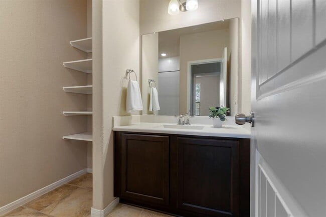 Building Photo - 1502 Judson Oak Dr