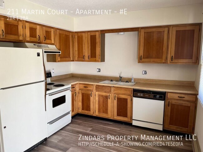 Building Photo - 2 bedroom 1.5 bath townhouse apartment for...