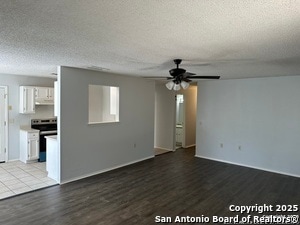 Building Photo - 4735 El Vedado St