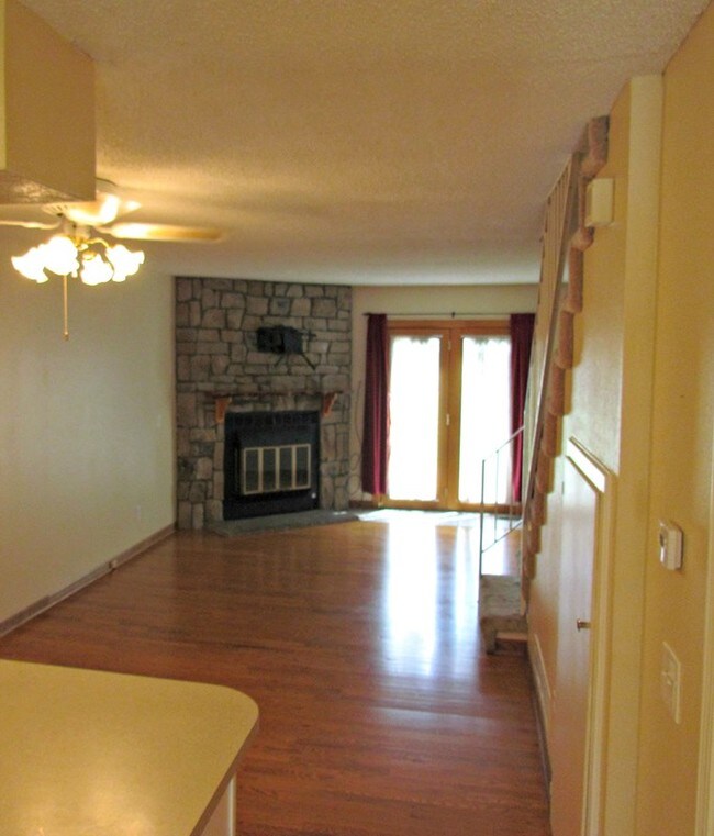Building Photo - 1664 S Blackhawk Way